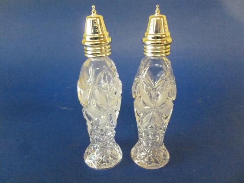 lot 190 image: Beautiful large cut glass salt and ...