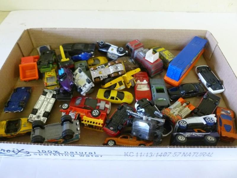 lot 194 image: Huge lot of 35 Hot Wheel cars, som...