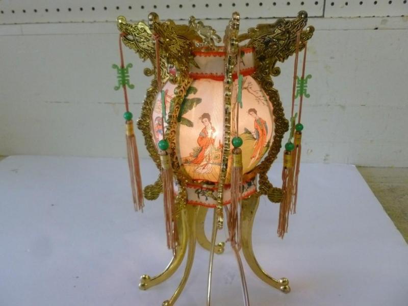 lot 199 image: Vintage far east dresser lamp, meas...