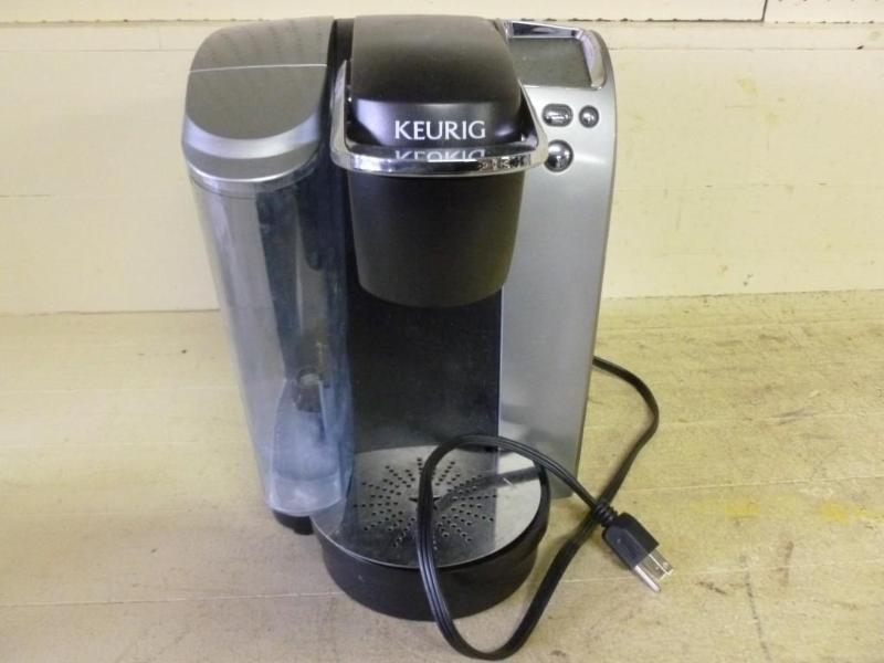 lot 23 image: Keurig single serve coffee maker, p...