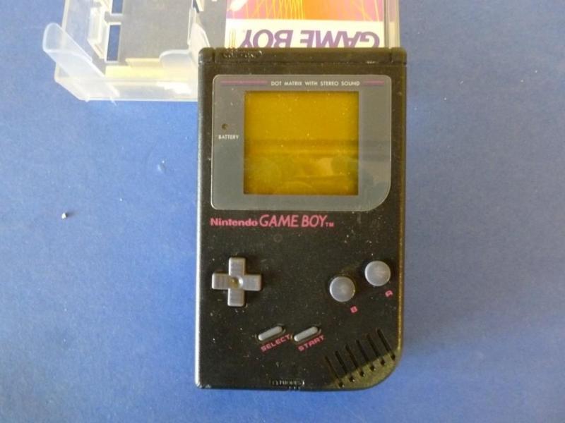 lot 251 image: Nintendo Game Boy, missing back bat...