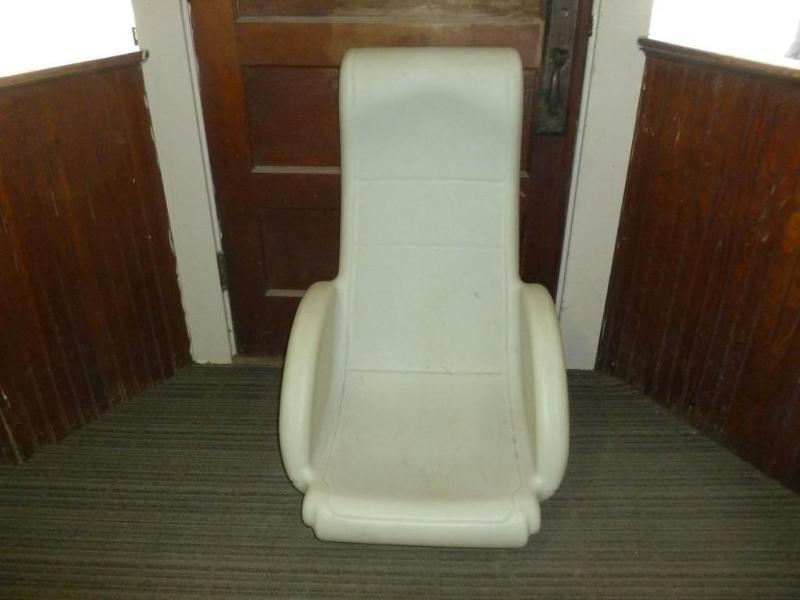 lot 67 image: Large plastic video game lounger ch...