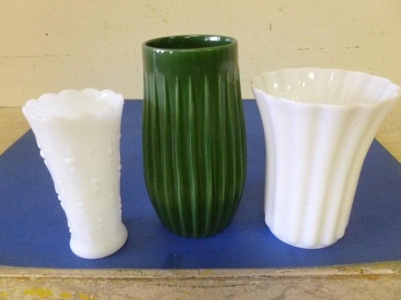 lot 75 image: Lot of three large vases that inclu...
