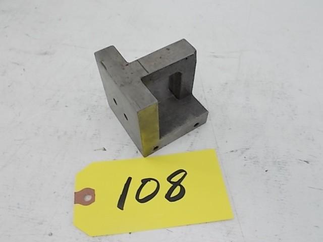 lot 108 image: Angle Plate, 2.75 x 2.75 x 2.75 x 1...
