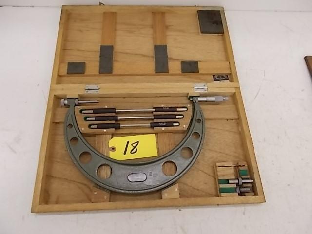 lot 18 image: Mitutoyo 9"-12" Micromete...