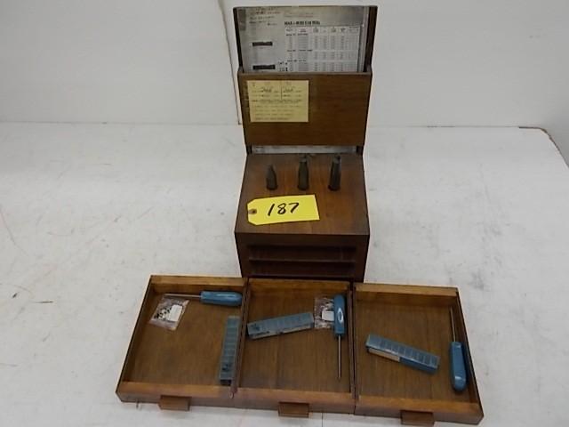 lot 187 image: Ingersoll Max-I-Mini End Mill Set, ...
