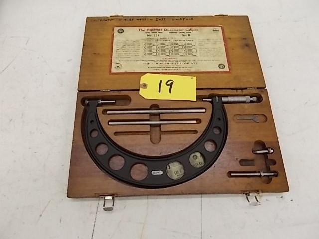 lot 19 image: Starrett 6"-9" Micrometer...