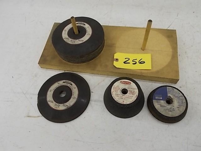 lot 256 image: (6) Simonds 7" x 14" Sau...