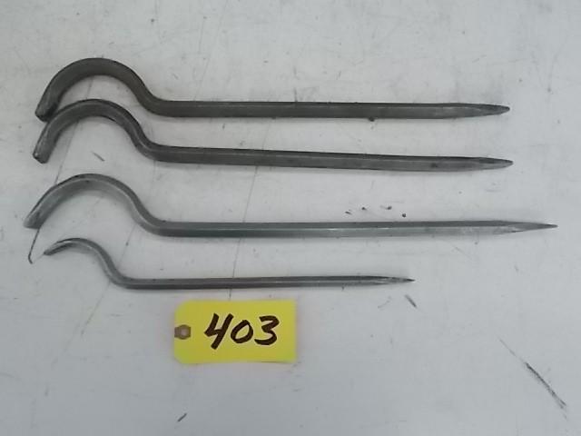 lot 403 image: (4) Die Bars...
