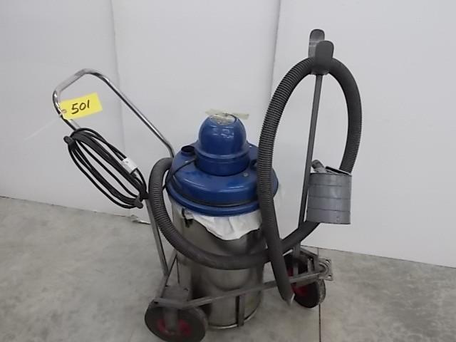 lot 501 image: Black & Decker Heavy Duty WetD...