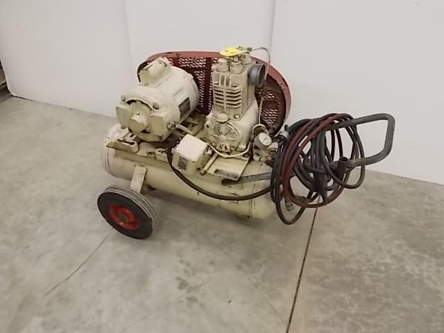 lot 505 image: Air Compressor, 1 12 hp, 115 Volt,...