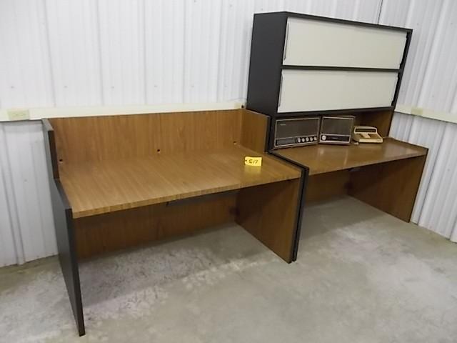 lot 517 image: (2) Desks, 30 x 60, Overshelf, &...