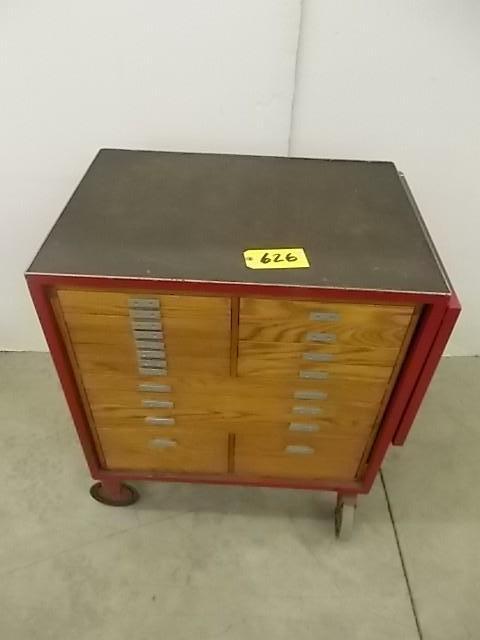 lot 626 image: Machinists Shop Cart with Wooden To...