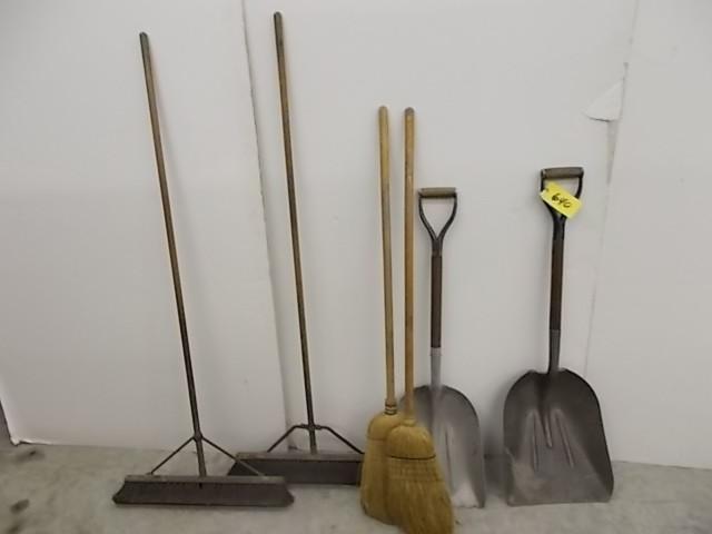 lot 640 image: (3) Brooms & (2) Shovels...