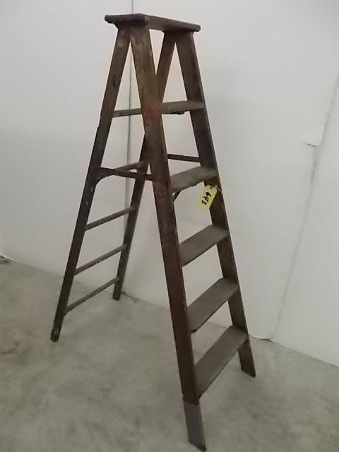 lot 643 image: 6 Wooden Step Ladder...