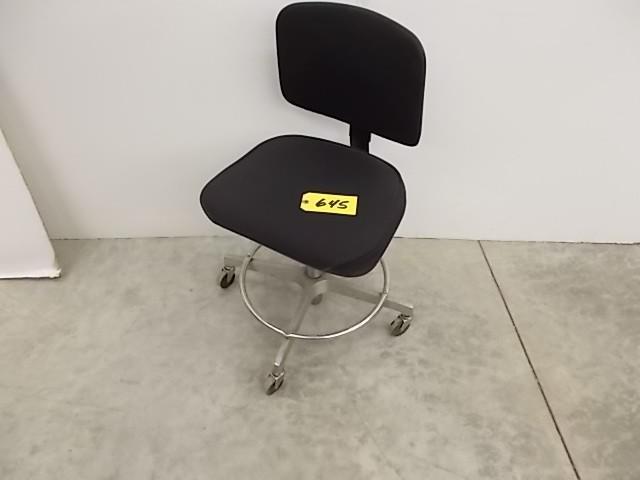 lot 645 image: Office Chair...