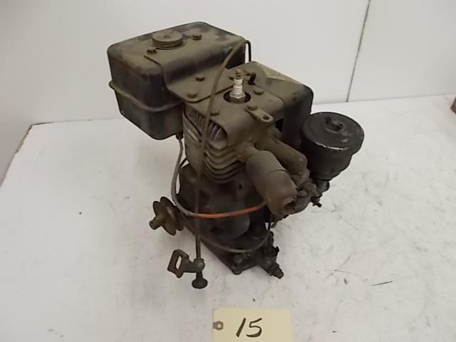 lot 15 image: Briggs & Stratton Model 8 Gasol...