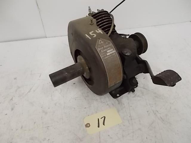 lot 17 image: Iron Horse Model X405 Gasoline Engi...