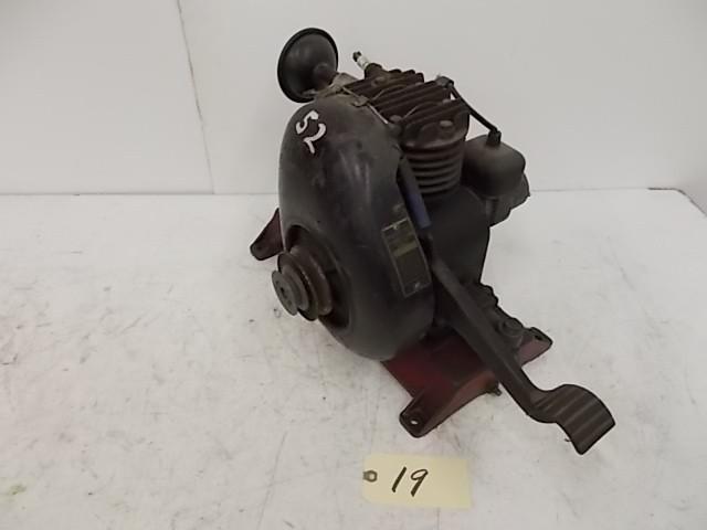 lot 19 image: Montgomery Ward Model E2 Gasoline E...
