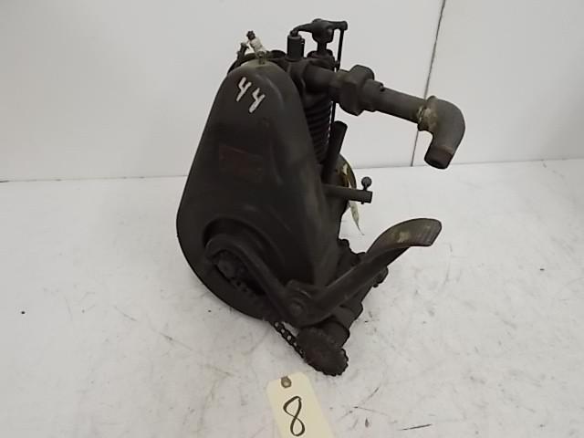 lot 8 image: Briggs & Stratton Model FH Gaso...