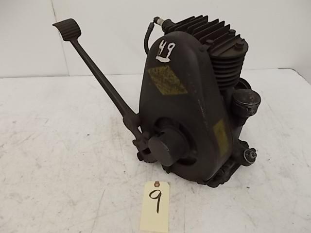 lot 9 image: Briggs & Stratton Model Y Gasol...
