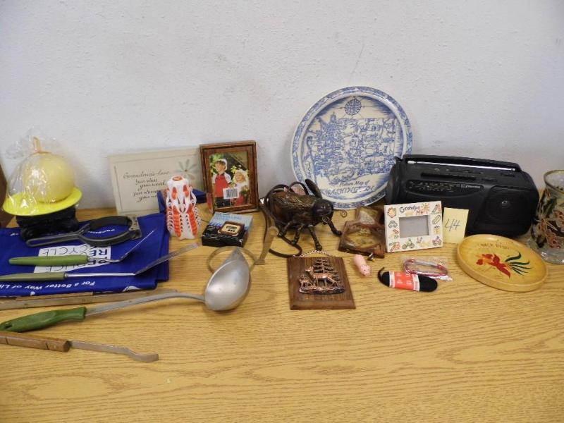 Radio with Washington Plate
