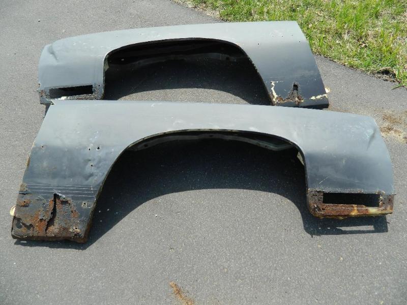 lot 109 image: Pair of Front Fenders &quot1976&qu...