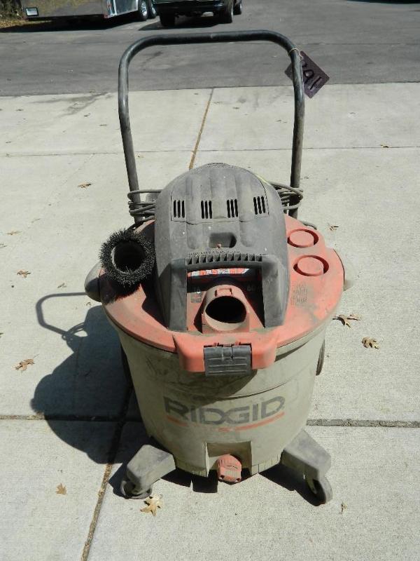 lot 191 image: Ridgid 6.5 HP WetDry Shop Vac. Ple...