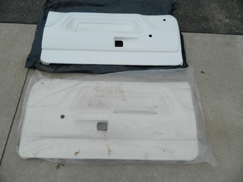 lot 2 image: New Dodge Charger &quot1970-1974&q...