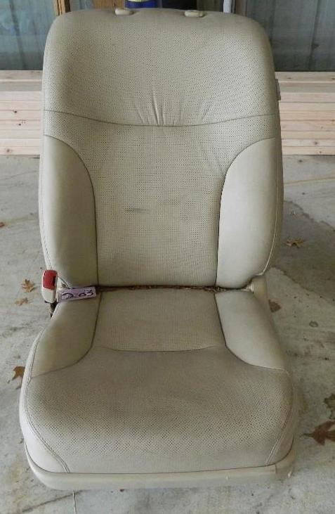 lot 203 image: Singe Seat for a Lexus. Please see ...