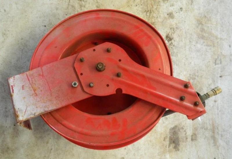 lot 221 image: Hose Reel. Please see picture....