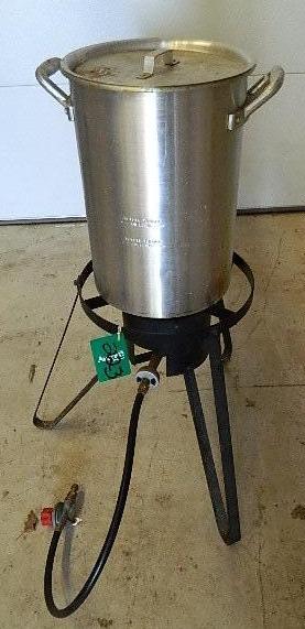 lot 223 image: Gas Turkey Cooker. Please see pictu...