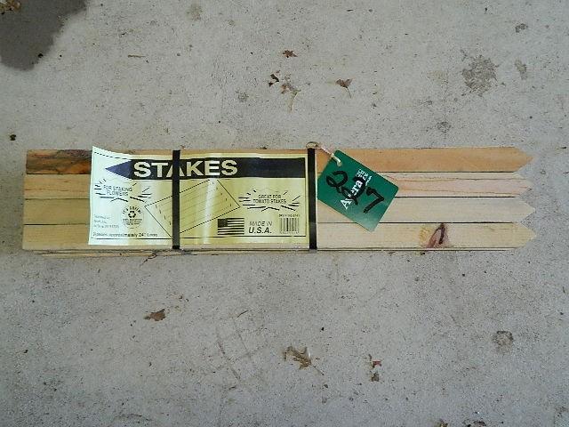 lot 227 image: New Lot of (24) Tomato Stakes 24&qu...