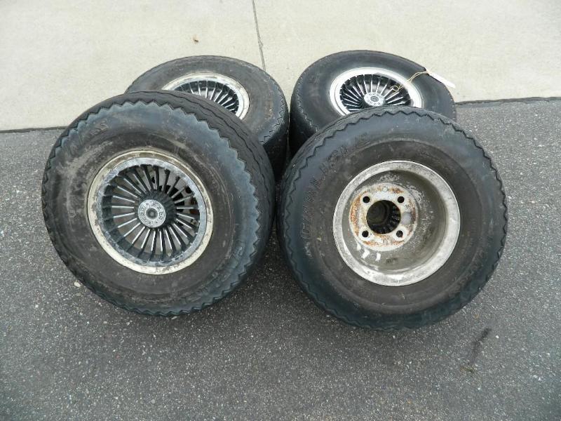 lot 3 image: Lot of (4) Carlisle EZ 60 Golf Cart...