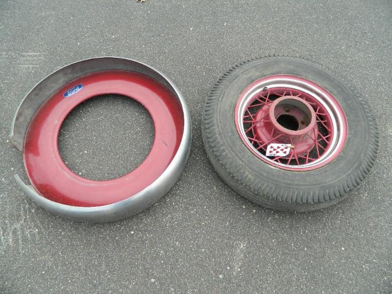 lot 68 image: Vintage Ford 16" Wire Rime and...