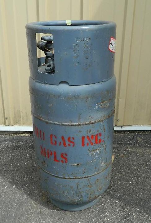 lot 94 image: LP Propane Tank for Fork Truck. Ple...