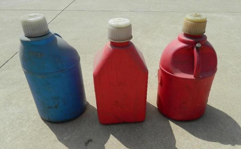 lot 96 image: Lot of (3) approx 5 gallon Racing G...