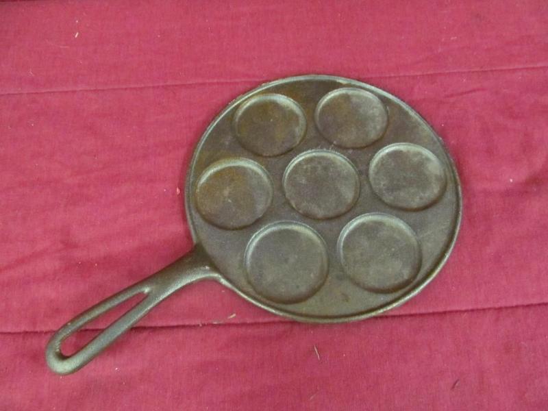 Cast Iron Grill with Circle Indents...