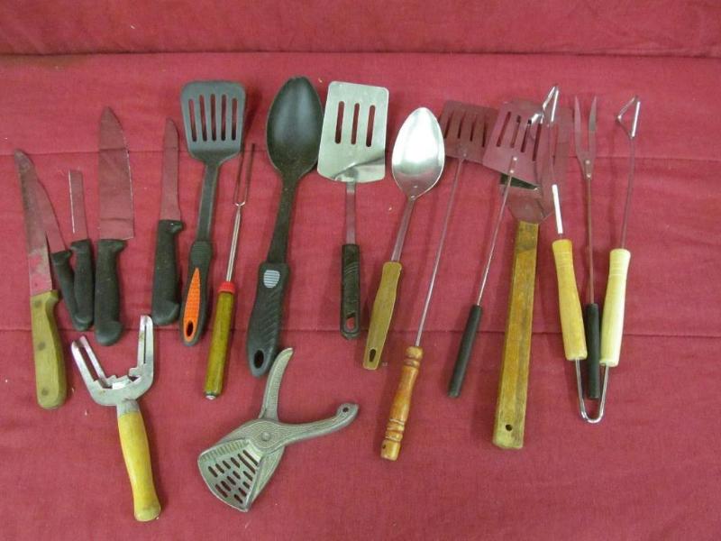 Kitchen and BBQ Utensils - Garlic P...