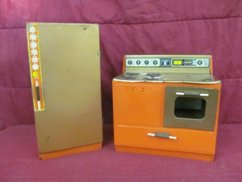 Vintage Childrens Metal Refrigerat...