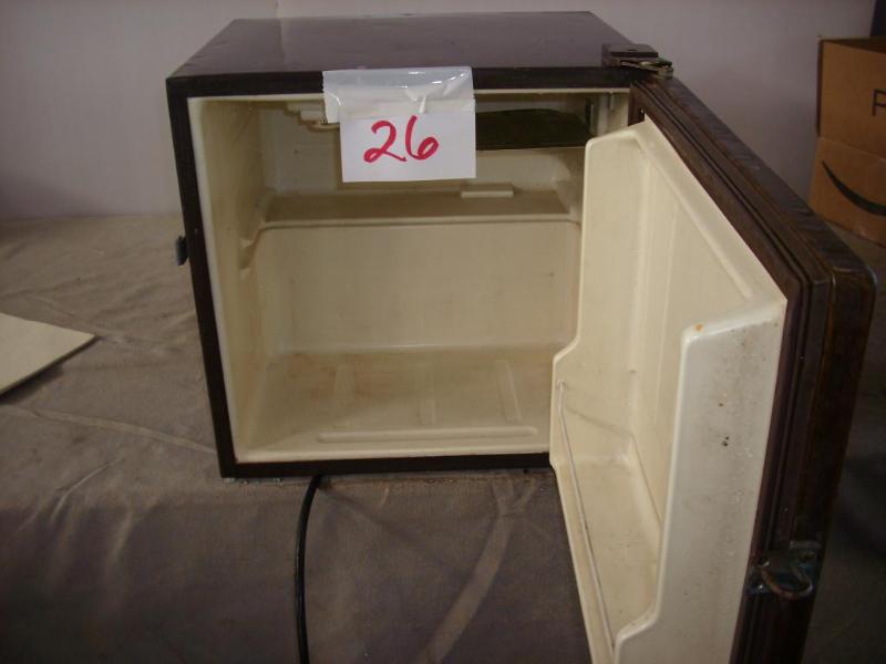 18 x 18 x 18 Hotpoint fridge...