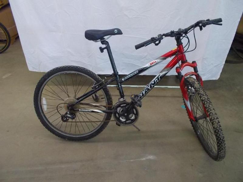 Giant, 26&quot bike, 21 speeds, Sh...