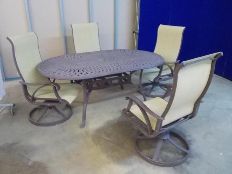 Veranda Classics patio set.&nbsp I...