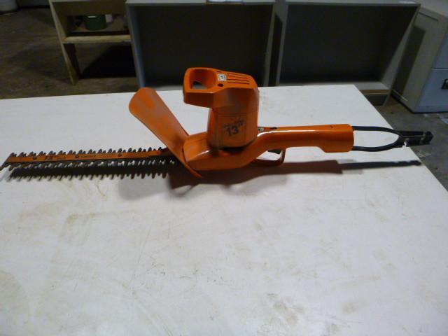 Black &amp Decker Hedge Trimmer Mo...