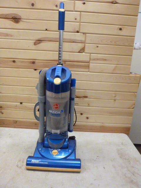 Hoover Mach 3 Cyclonic Bagless Clea...