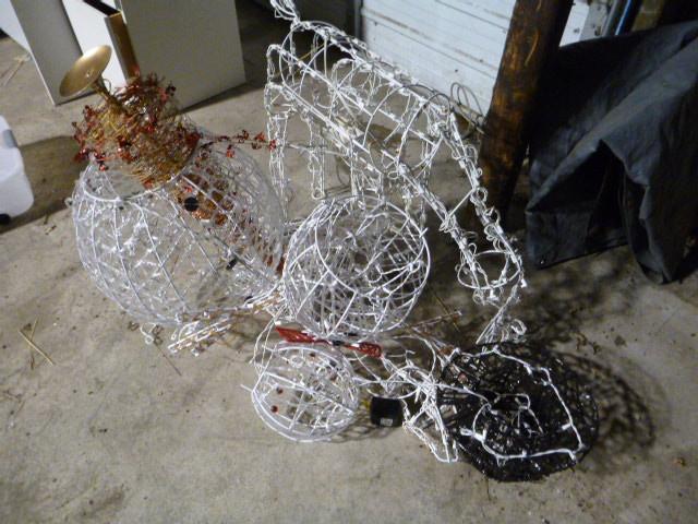 Lot of Lighted Christmas Decor...