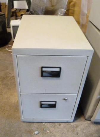 2 Drawer File Cabinet with Keys...