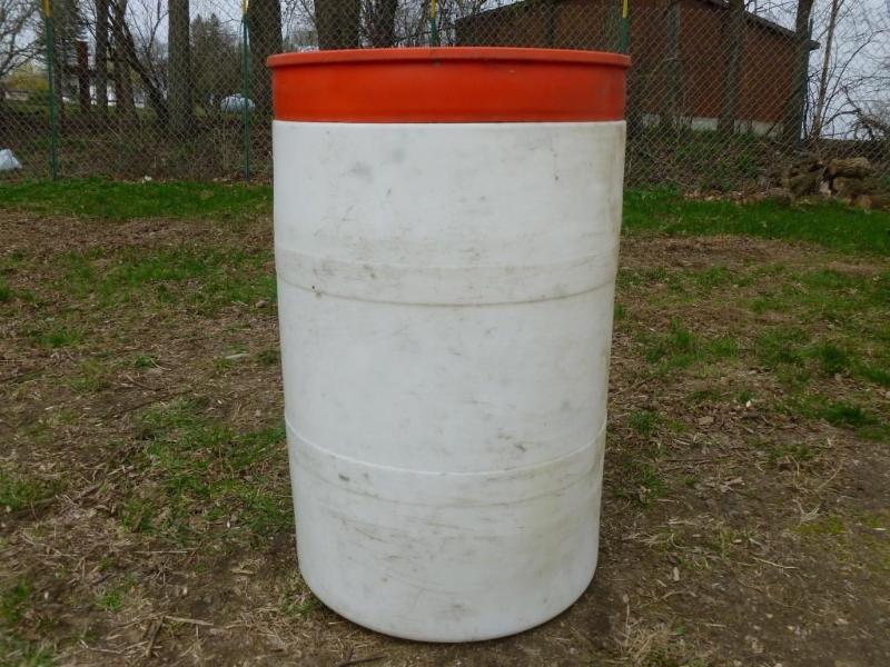 lot 18 image: Heavy duty 55 gallon plastic, liqui...