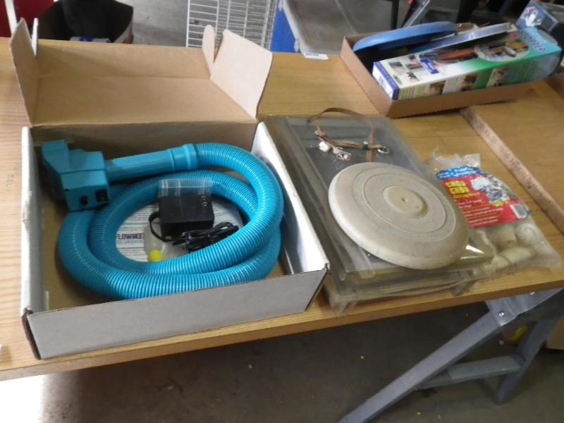 pet lot, floobee, dog door...
