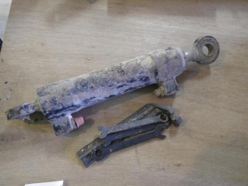 Hydraulic cylinder...